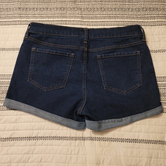Old Navy Cuffed Dark Wash Denim Shorts Size 8 - Picture 7 of 14